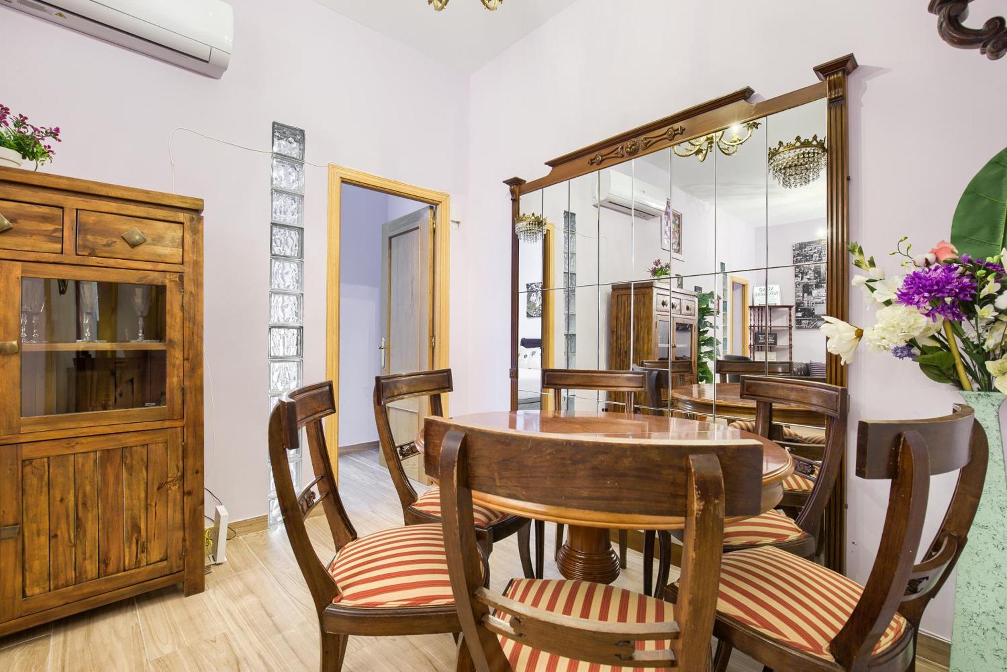 Charming Tirso De Molina I Leilighet Madrid Eksteriør bilde